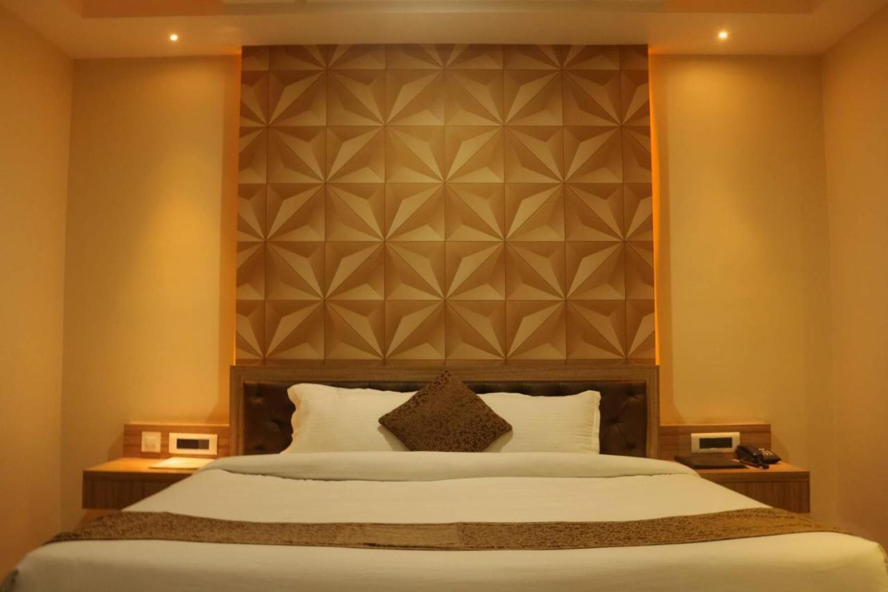 Hotel The Kalyaniz Guwahati Buitenkant foto