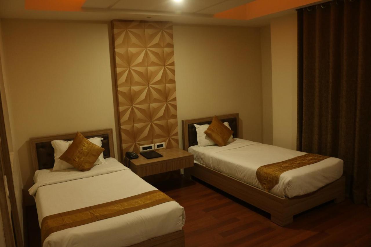 Hotel The Kalyaniz Guwahati Buitenkant foto