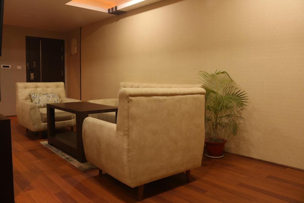 Hotel The Kalyaniz Guwahati Buitenkant foto