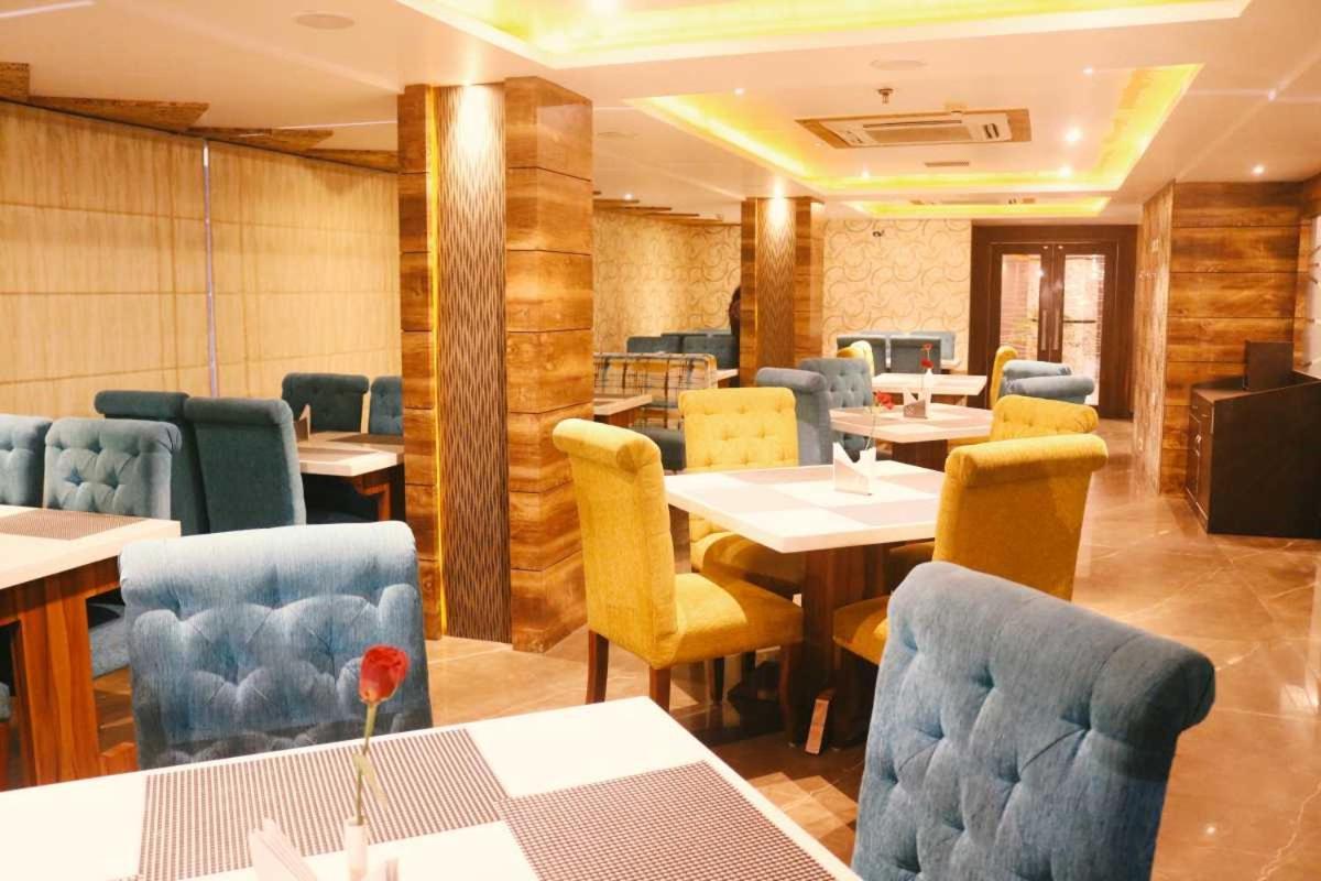 Hotel The Kalyaniz Guwahati Buitenkant foto