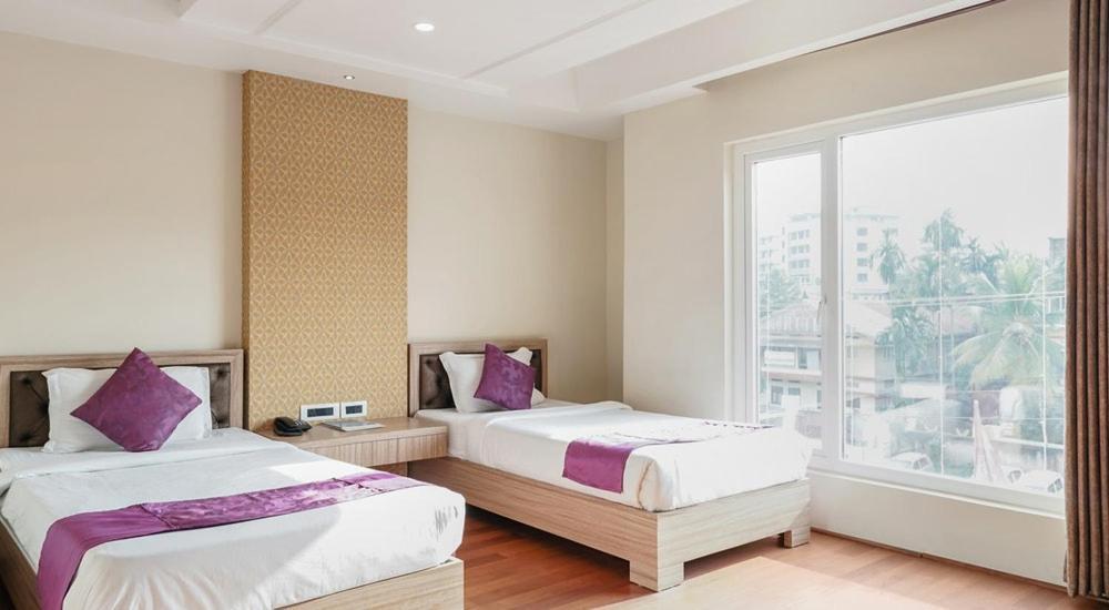 Hotel The Kalyaniz Guwahati Buitenkant foto